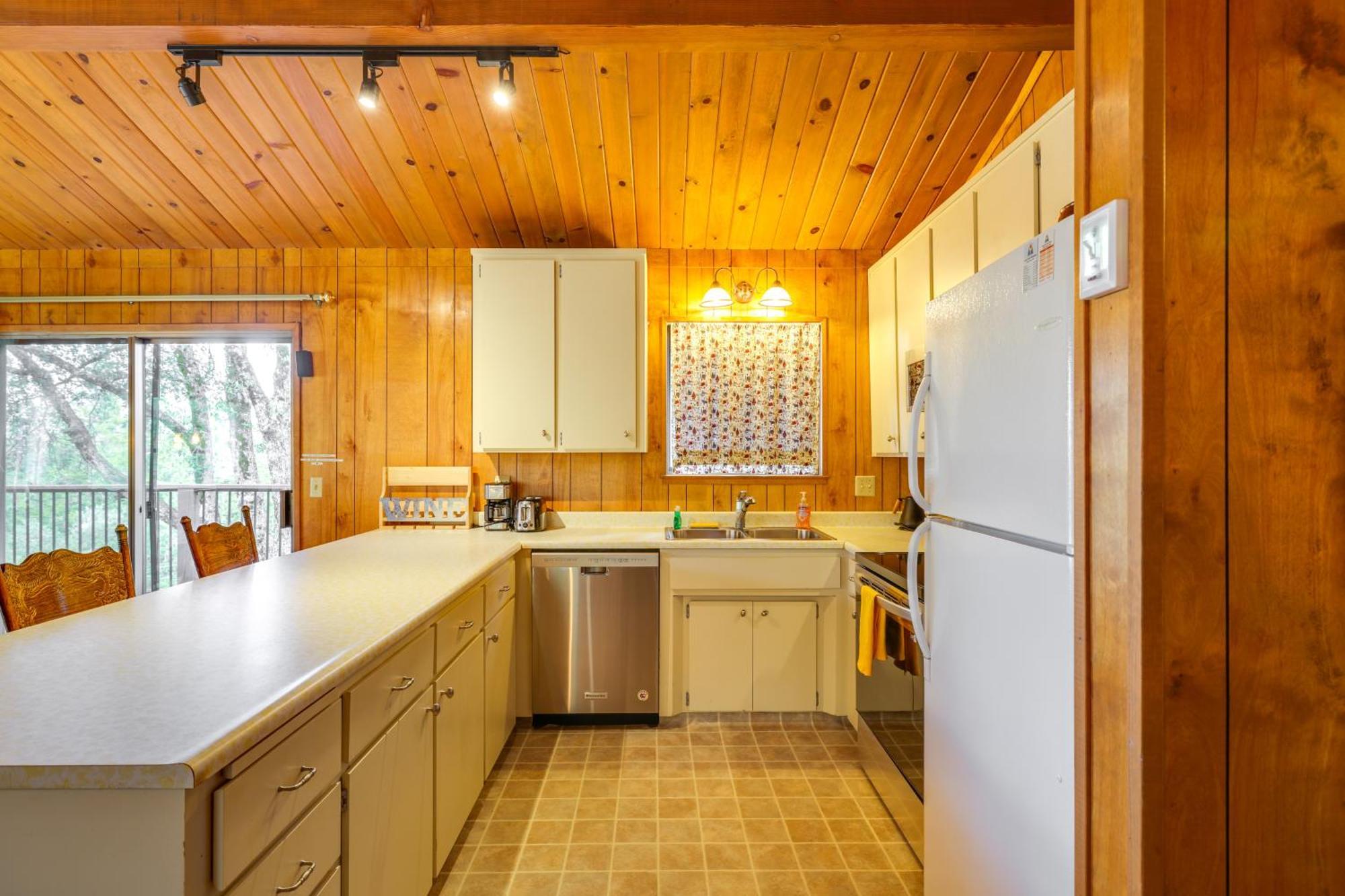 Serene Groveland Cabin Rental Near Yosemite! Екстер'єр фото